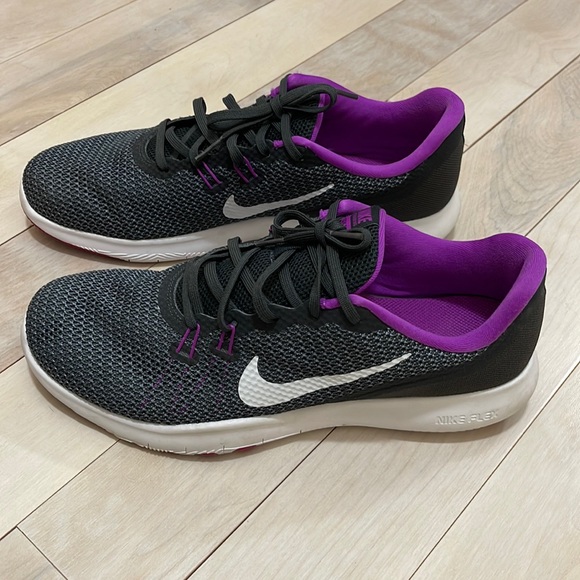 Nike Flex Trainers - Picture 1 of 6